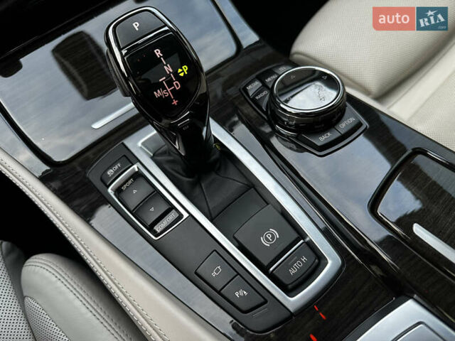 Серый БМВ 5 Серия, объемом двигателя 3 л и пробегом 65 тыс. км за 25500 $, фото 41 на Automoto.ua