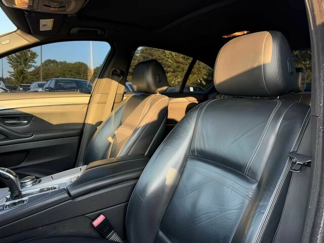 Серый БМВ 5 Серия, объемом двигателя 3 л и пробегом 75 тыс. км за 11500 $, фото 9 на Automoto.ua