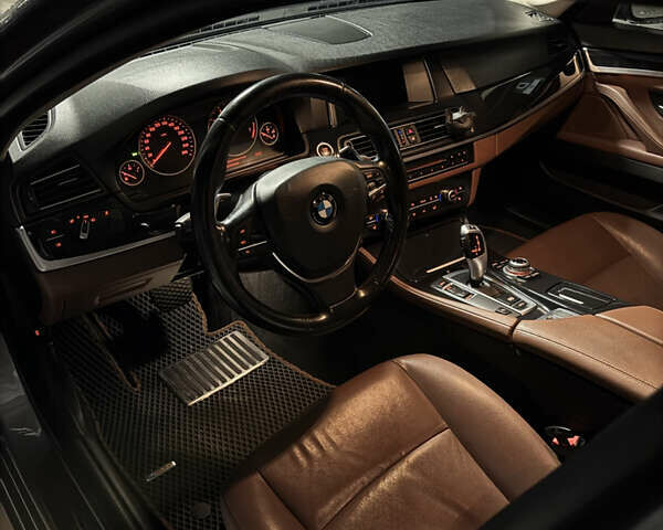 БМВ 5 Серия 2016 в Киеве на Automoto.ua Серый БМВ 5 Серия, объемом двигателя 2 л и пробегом 209 тыс. км за 16500 $, фото 11 на Automoto.ua