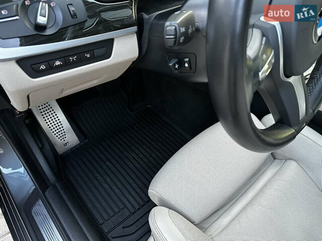 Серый БМВ 5 Серия, объемом двигателя 3 л и пробегом 65 тыс. км за 25500 $, фото 1 на Automoto.ua