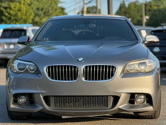 Серый БМВ 5 Серия, объемом двигателя 3 л и пробегом 75 тыс. км за 11500 $, фото 1 на Automoto.ua