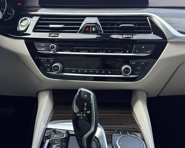 Серый БМВ 5 Серия, объемом двигателя 3 л и пробегом 254 тыс. км за 33500 $, фото 24 на Automoto.ua