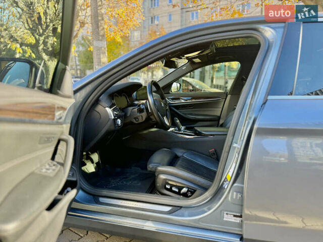 Серый БМВ 5 Серия, объемом двигателя 3 л и пробегом 93 тыс. км за 33500 $, фото 12 на Automoto.ua