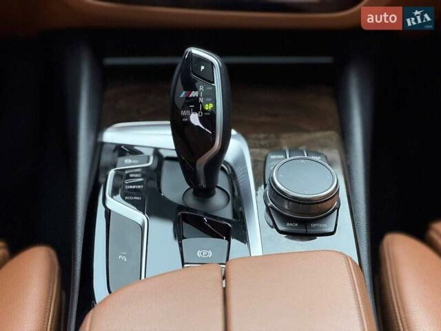 Серый БМВ 5 Серия, объемом двигателя 2 л и пробегом 127 тыс. км за 27000 $, фото 60 на Automoto.ua