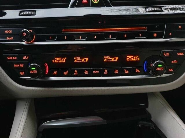 Сірий БМВ 5 Серія, об'ємом двигуна 0 л та пробігом 89 тис. км за 20100 $, фото 18 на Automoto.ua