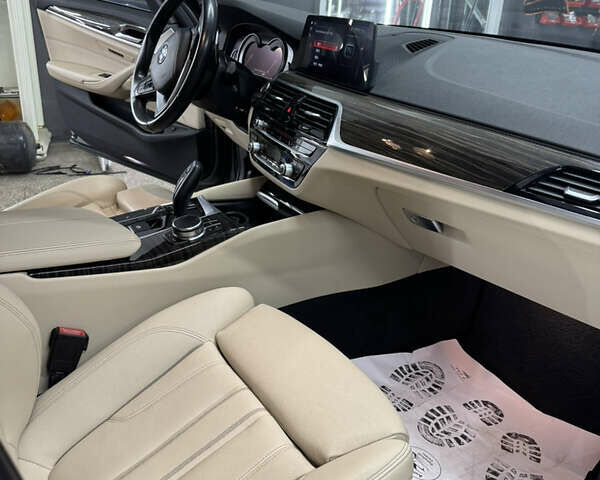 Серый БМВ 5 Серия, объемом двигателя 2 л и пробегом 194 тыс. км за 24900 $, фото 31 на Automoto.ua