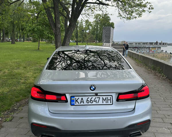 Серый БМВ 5 Серия, объемом двигателя 3 л и пробегом 160 тыс. км за 33500 $, фото 12 на Automoto.ua