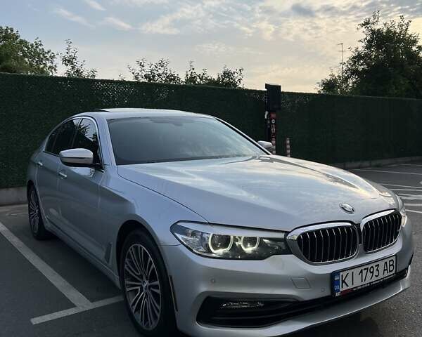 Сірий БМВ 5 Серія, об'ємом двигуна 2 л та пробігом 100 тис. км за 28500 $, фото 1 на Automoto.ua