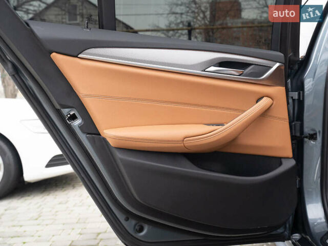 Серый БМВ 5 Серия, объемом двигателя 2 л и пробегом 121 тыс. км за 28900 $, фото 38 на Automoto.ua