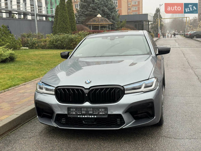 Серый БМВ 5 Серия, объемом двигателя 3 л и пробегом 120 тыс. км за 34900 $, фото 1 на Automoto.ua