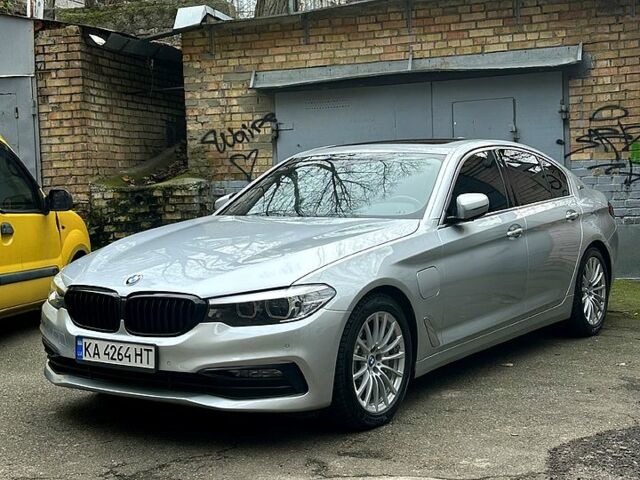 Сірий БМВ 5 Серія, об'ємом двигуна 2 л та пробігом 112 тис. км за 30000 $, фото 2 на Automoto.ua