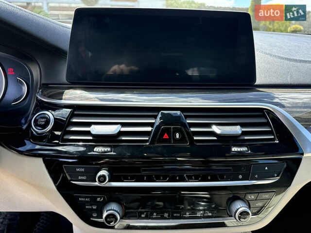 Серый БМВ 5 Серия, объемом двигателя 2 л и пробегом 100 тыс. км за 27500 $, фото 48 на Automoto.ua