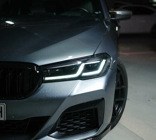 Серый БМВ 5 Серия, объемом двигателя 3 л и пробегом 150 тыс. км за 37500 $, фото 1 на Automoto.ua