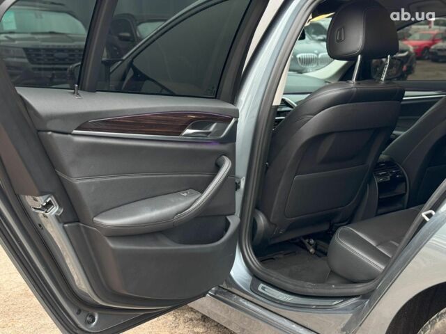 Серый БМВ 5 Серия, объемом двигателя 2 л и пробегом 241 тыс. км за 27990 $, фото 43 на Automoto.ua