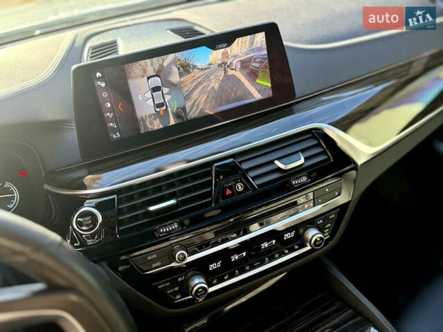 Серый БМВ 5 Серия, объемом двигателя 3 л и пробегом 93 тыс. км за 33500 $, фото 19 на Automoto.ua