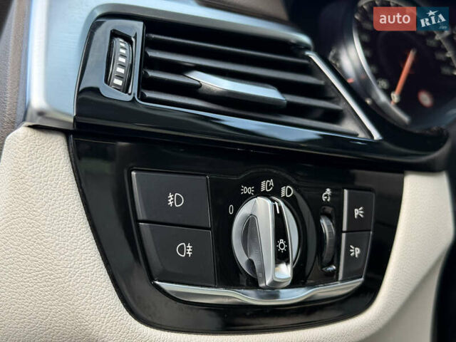 Серый БМВ 5 Серия, объемом двигателя 3 л и пробегом 254 тыс. км за 33500 $, фото 29 на Automoto.ua