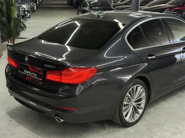 Серый БМВ 5 Серия, объемом двигателя 3 л и пробегом 164 тыс. км за 36900 $, фото 9 на Automoto.ua