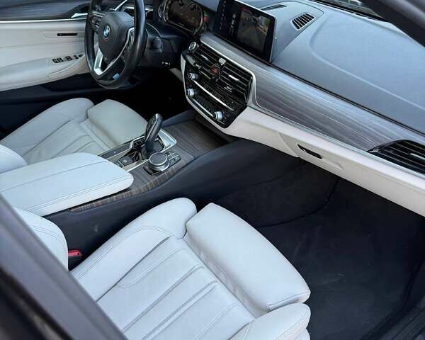 Серый БМВ 5 Серия, объемом двигателя 2 л и пробегом 97 тыс. км за 27500 $, фото 8 на Automoto.ua