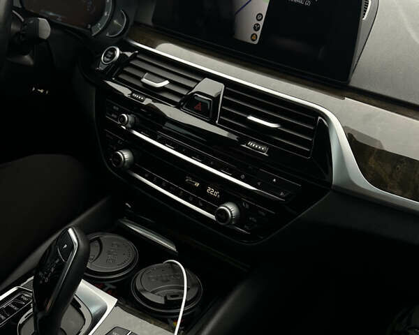 Сірий БМВ 5 Серія, об'ємом двигуна 2 л та пробігом 206 тис. км за 24000 $, фото 30 на Automoto.ua