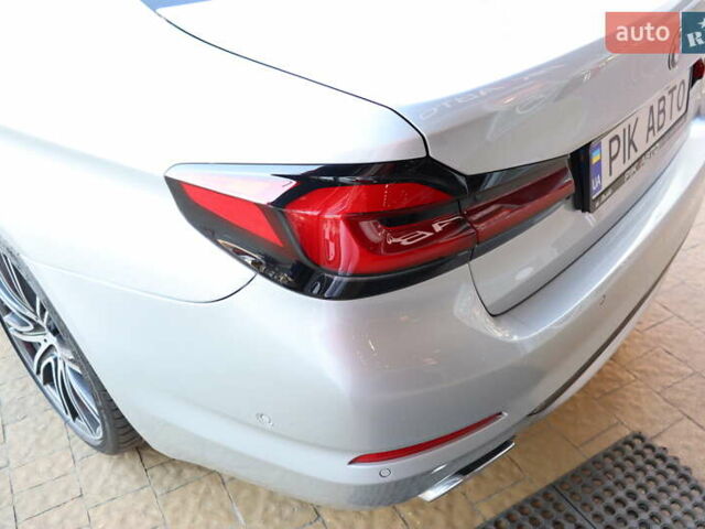 Серый БМВ 5 Серия, объемом двигателя 2.99 л и пробегом 152 тыс. км за 42900 $, фото 8 на Automoto.ua