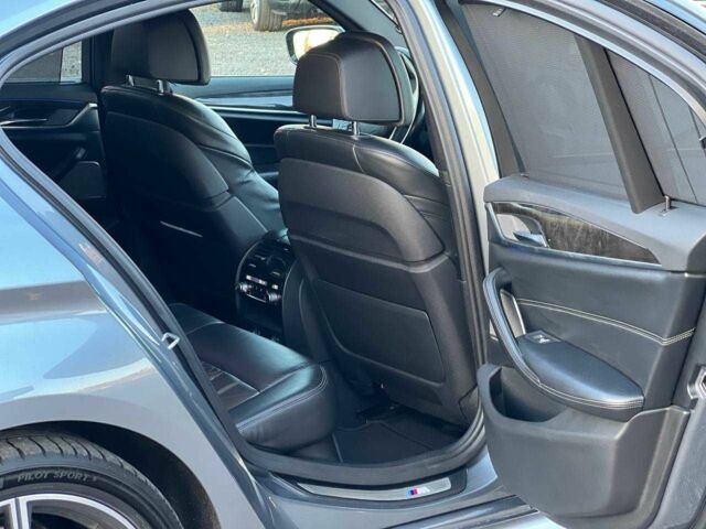 БМВ 5 Серия 2017 в Киеве на Automoto.ua Серый БМВ 5 Серия, объемом двигателя 3 л и пробегом 195 тыс. км за 24700 $, фото 12 на Automoto.ua