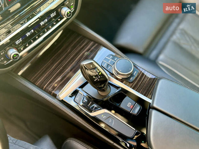 Серый БМВ 5 Серия, объемом двигателя 3 л и пробегом 93 тыс. км за 33500 $, фото 20 на Automoto.ua