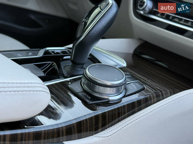 Серый БМВ 5 Серия, объемом двигателя 3 л и пробегом 254 тыс. км за 33500 $, фото 31 на Automoto.ua