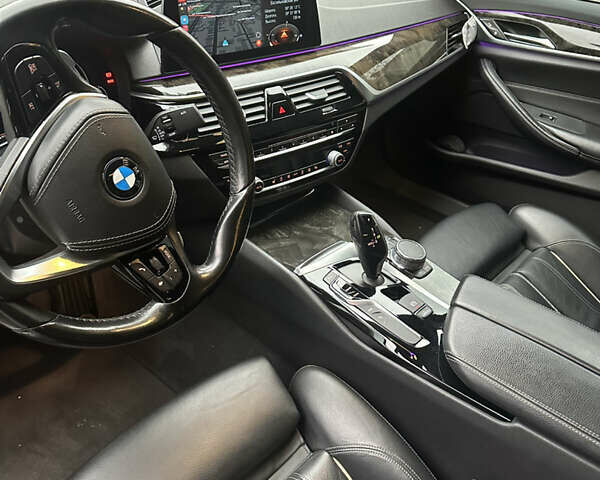 Серый БМВ 5 Серия, объемом двигателя 2 л и пробегом 110 тыс. км за 30000 $, фото 13 на Automoto.ua