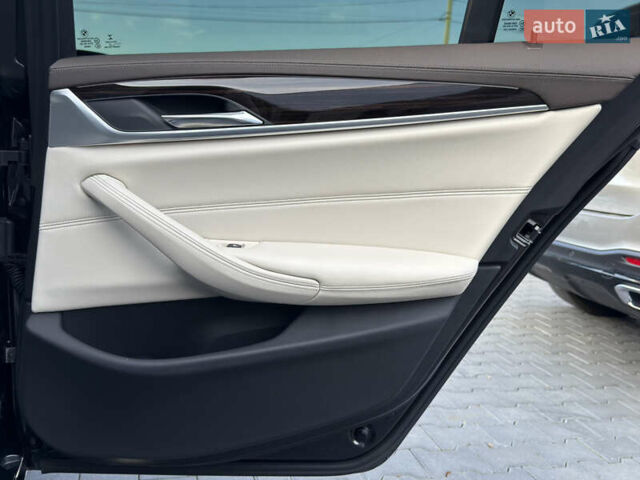 Серый БМВ 5 Серия, объемом двигателя 3 л и пробегом 254 тыс. км за 33500 $, фото 21 на Automoto.ua