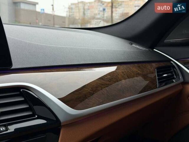 Серый БМВ 5 Серия, объемом двигателя 2 л и пробегом 127 тыс. км за 27000 $, фото 83 на Automoto.ua