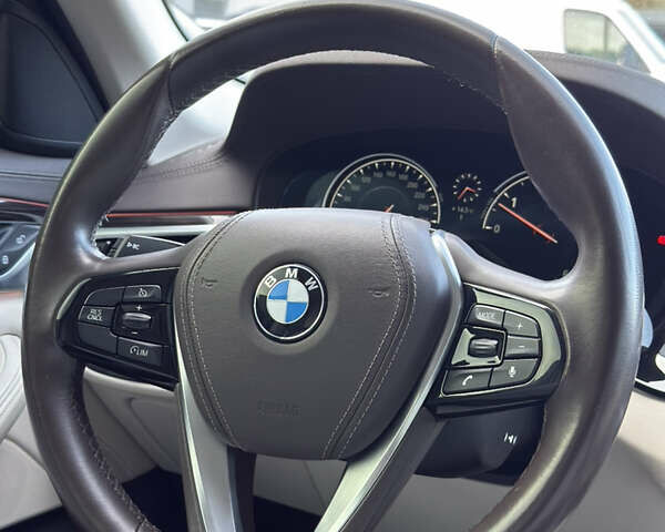 Серый БМВ 5 Серия, объемом двигателя 3 л и пробегом 254 тыс. км за 33500 $, фото 25 на Automoto.ua