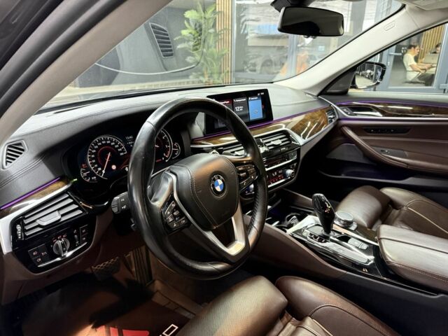 Серый БМВ 5 Серия, объемом двигателя 3 л и пробегом 164 тыс. км за 36900 $, фото 17 на Automoto.ua