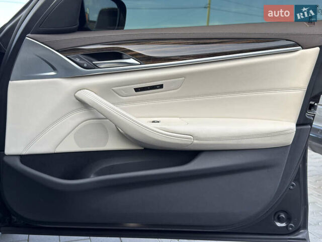 Серый БМВ 5 Серия, объемом двигателя 3 л и пробегом 254 тыс. км за 33500 $, фото 20 на Automoto.ua