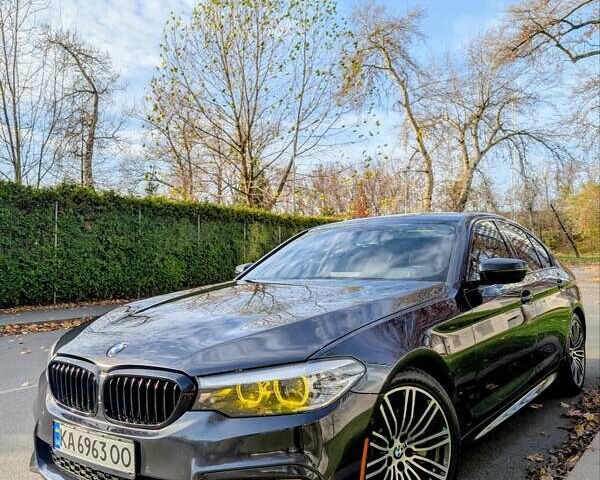 Серый БМВ 5 Серия, объемом двигателя 3 л и пробегом 139 тыс. км за 36600 $, фото 1 на Automoto.ua