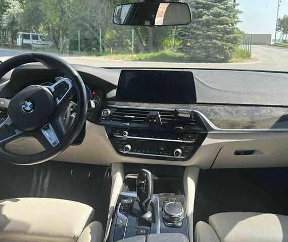 Серый БМВ 5 Серия, объемом двигателя 3 л и пробегом 120 тыс. км за 25000 $, фото 9 на Automoto.ua