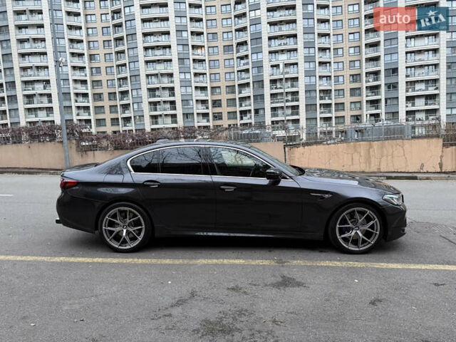 Сірий БМВ 5 Серія, об'ємом двигуна 3 л та пробігом 130 тис. км за 34999 $, фото 4 на Automoto.ua