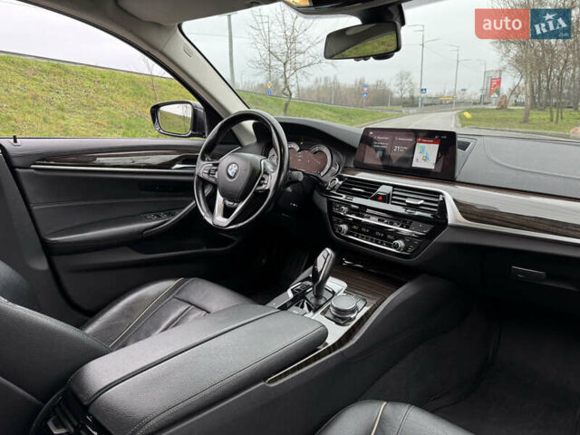 Серый БМВ 5 Серия, объемом двигателя 2 л и пробегом 248 тыс. км за 28500 $, фото 12 на Automoto.ua
