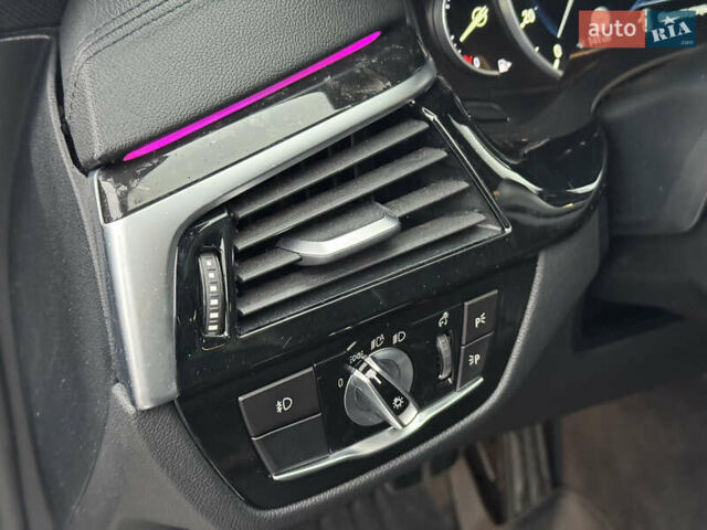 Серый БМВ 5 Серия, объемом двигателя 3 л и пробегом 120 тыс. км за 34900 $, фото 12 на Automoto.ua