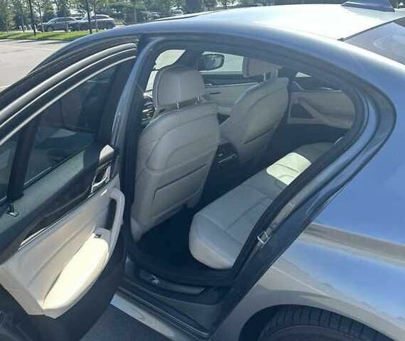 Серый БМВ 5 Серия, объемом двигателя 3 л и пробегом 120 тыс. км за 25000 $, фото 13 на Automoto.ua