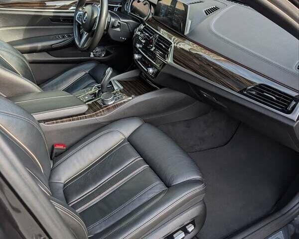 Серый БМВ 5 Серия, объемом двигателя 3 л и пробегом 139 тыс. км за 36600 $, фото 20 на Automoto.ua