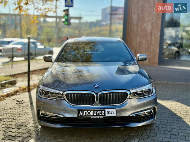 Серый БМВ 5 Серия, объемом двигателя 3 л и пробегом 93 тыс. км за 33500 $, фото 1 на Automoto.ua