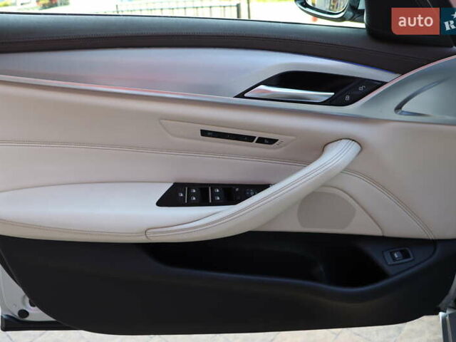 Серый БМВ 5 Серия, объемом двигателя 2.99 л и пробегом 152 тыс. км за 42900 $, фото 13 на Automoto.ua