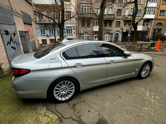 Сірий БМВ 5 Серія, об'ємом двигуна 2 л та пробігом 112 тис. км за 30000 $, фото 1 на Automoto.ua
