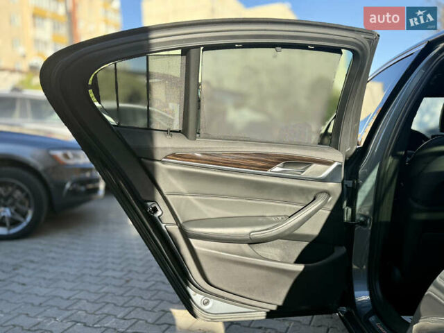 Серый БМВ 5 Серия, объемом двигателя 3 л и пробегом 93 тыс. км за 33500 $, фото 16 на Automoto.ua