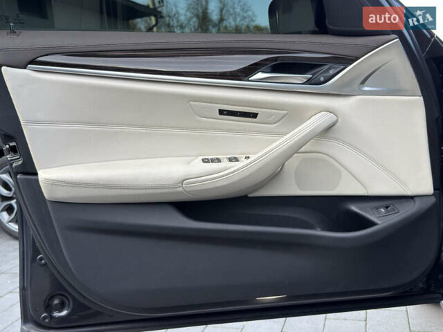 Серый БМВ 5 Серия, объемом двигателя 3 л и пробегом 254 тыс. км за 33500 $, фото 18 на Automoto.ua