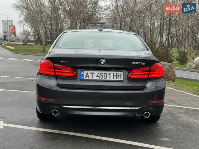 Серый БМВ 5 Серия, объемом двигателя 2 л и пробегом 248 тыс. км за 28500 $, фото 5 на Automoto.ua