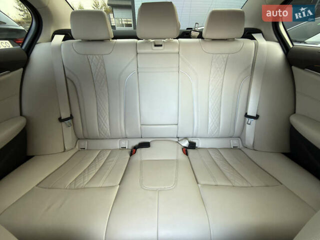 Серый БМВ 5 Серия, объемом двигателя 3 л и пробегом 254 тыс. км за 33500 $, фото 17 на Automoto.ua