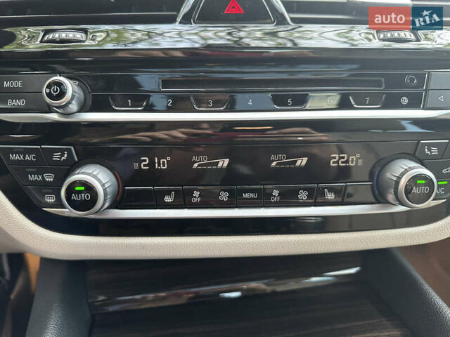 Серый БМВ 5 Серия, объемом двигателя 3 л и пробегом 160 тыс. км за 33500 $, фото 29 на Automoto.ua