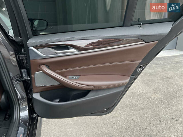 Сірий БМВ 5 Серія, об'ємом двигуна 2.99 л та пробігом 208 тис. км за 37900 $, фото 21 на Automoto.ua