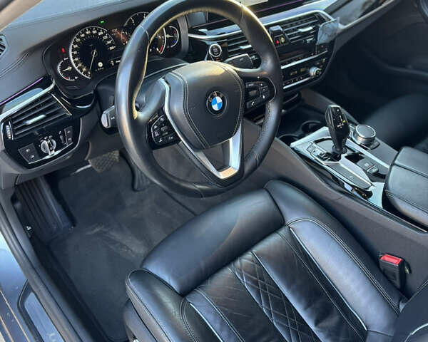 Серый БМВ 5 Серия, объемом двигателя 2 л и пробегом 298 тыс. км за 27000 $, фото 18 на Automoto.ua